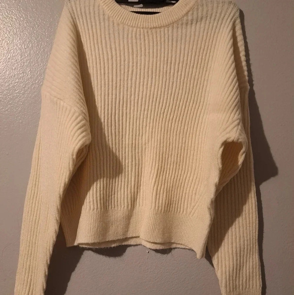 Elodie Crewneck Cropped Sweater Size S Cream - Picture 2 of 8